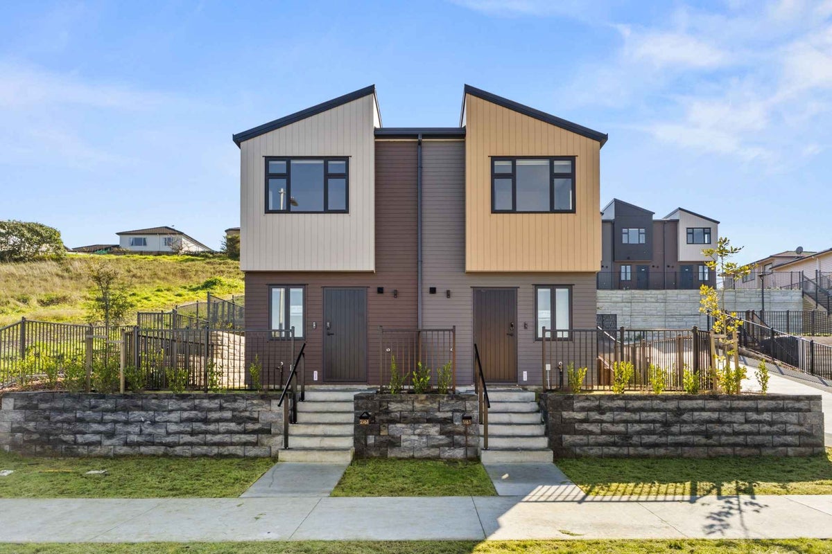 1/61 Saralee Drive, Manurewa, Auckland - Carousel 1