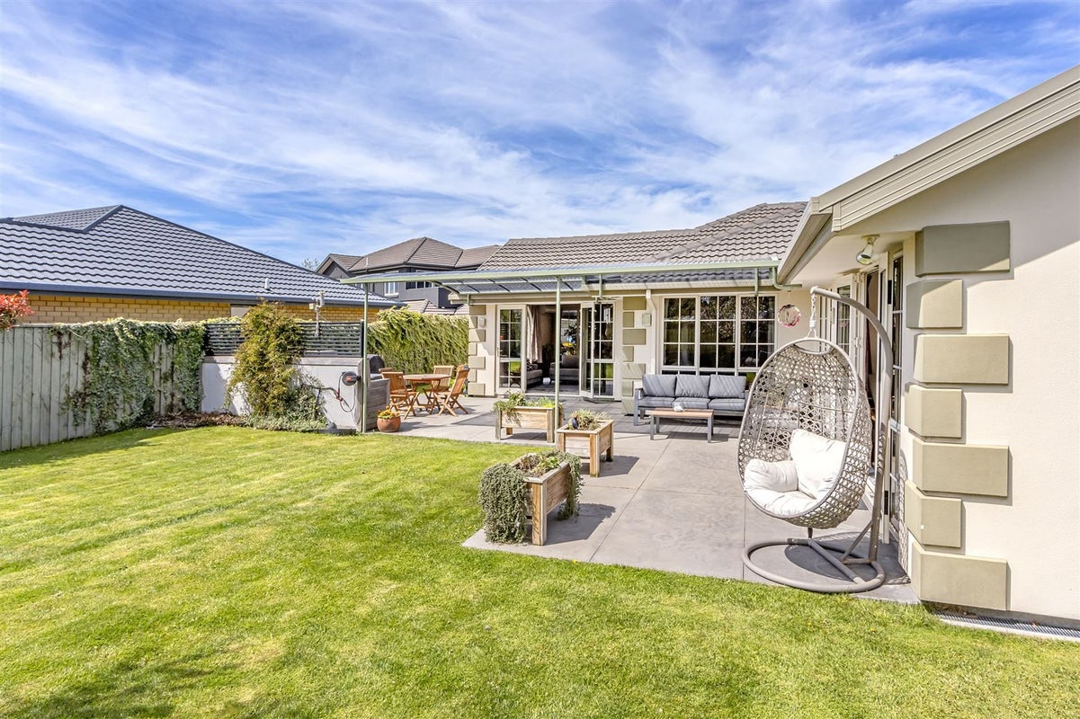 51 Glasnevin Drive, Casebrook, Christchurch - Carousel 2