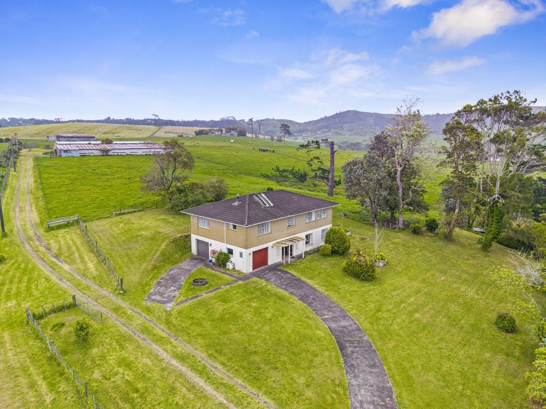 143 Hunter Road, Taupaki, Henderson - Carousel 1