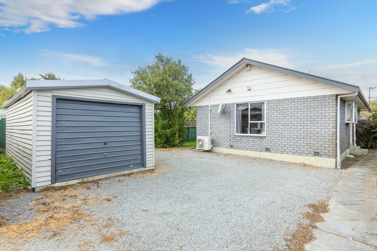 2/64 Mackworth Street, Woolston, Christchurch - Carousel 9