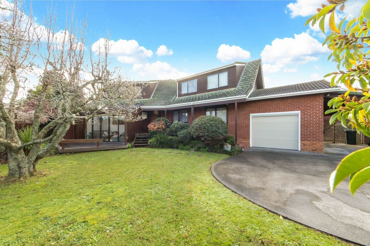 223 Bucklands Beach Road, Bucklands Beach, Auckland - Carousel 1