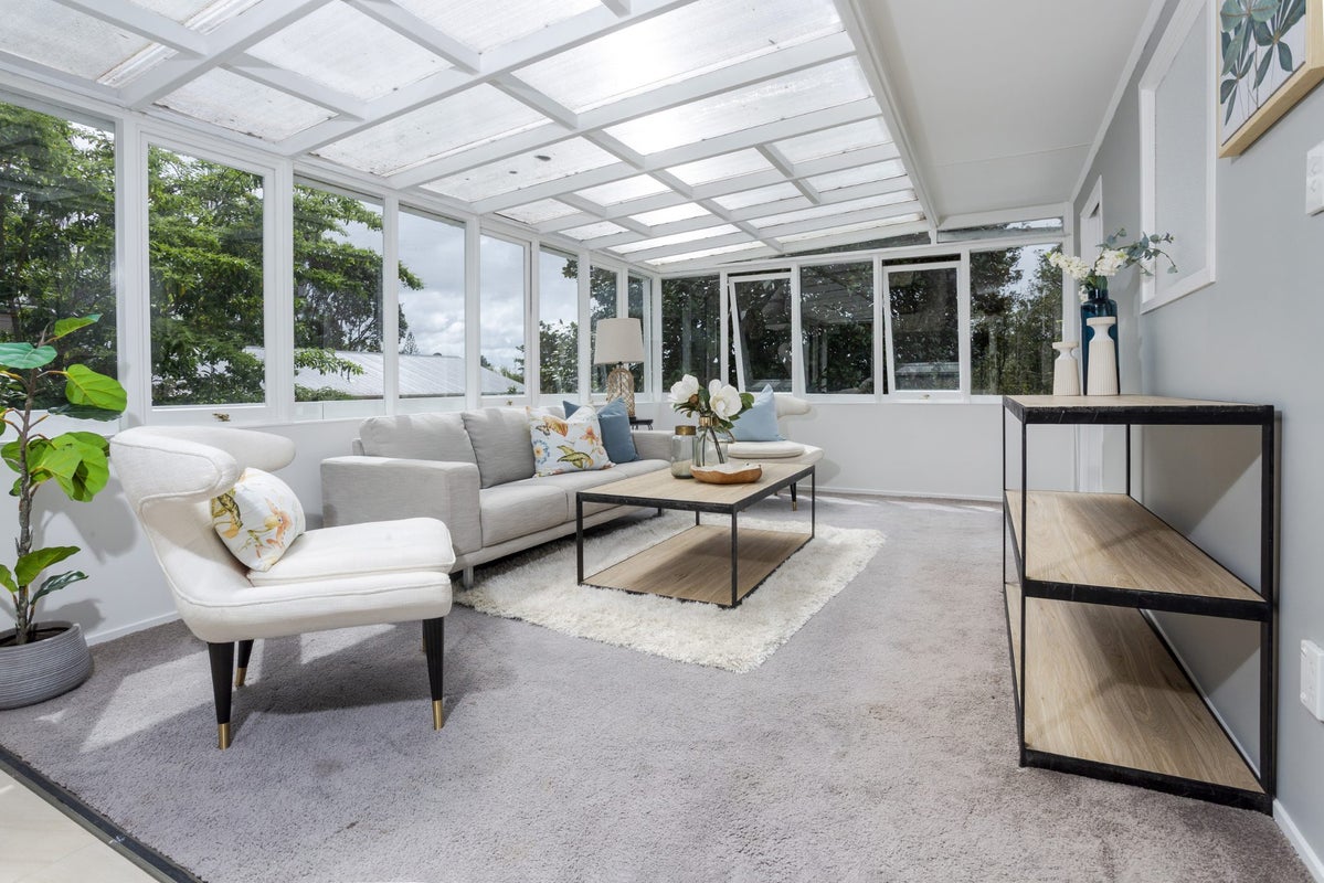 16 West Glade Crescent, Birkenhead, Auckland - Carousel 2