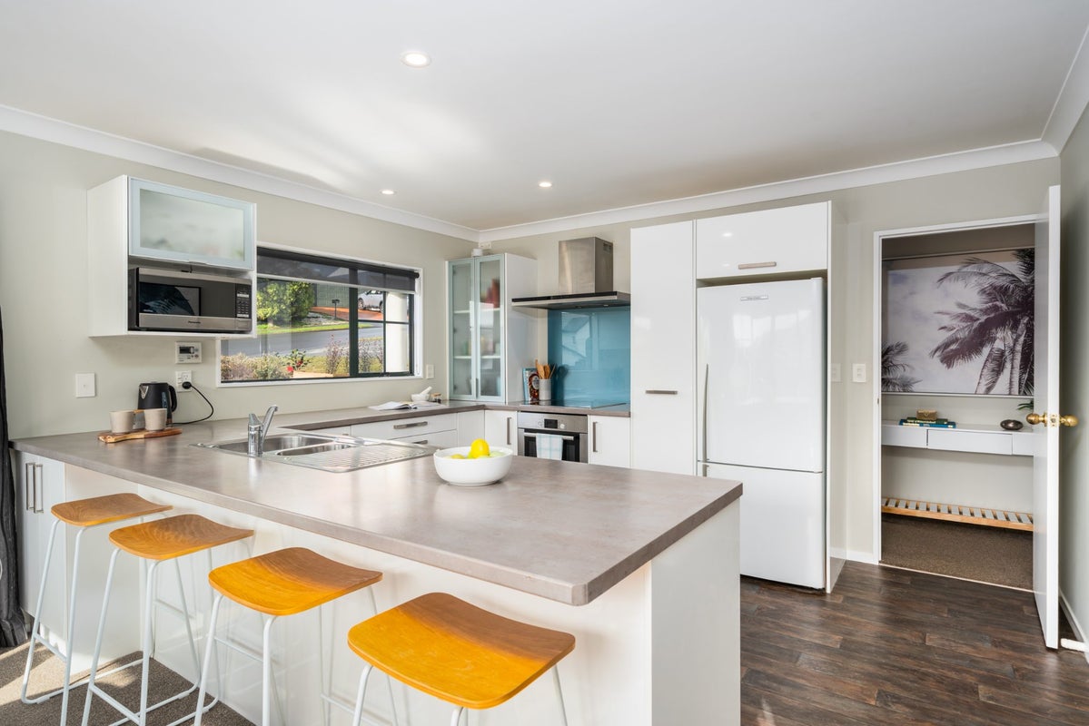 79 Abilene Crescent, Churton Park, Wellington - Carousel 2