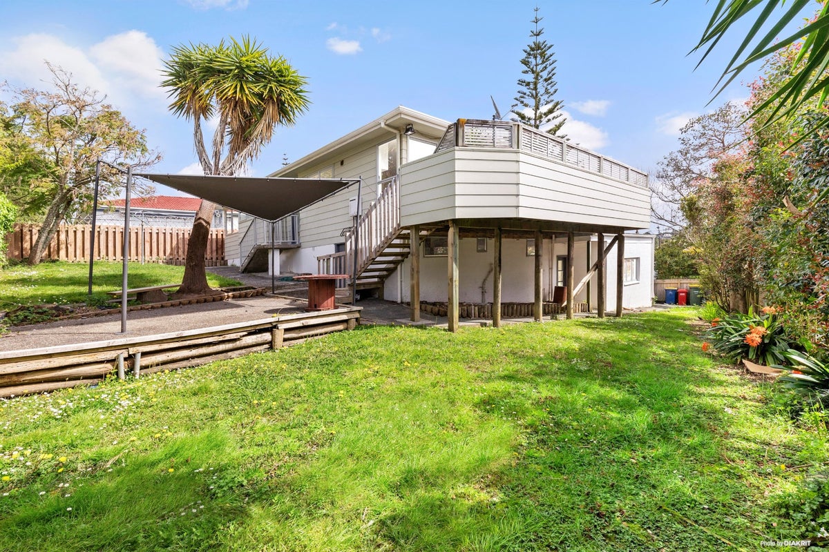 31 Finchley Road, Torbay, Auckland - Carousel 2