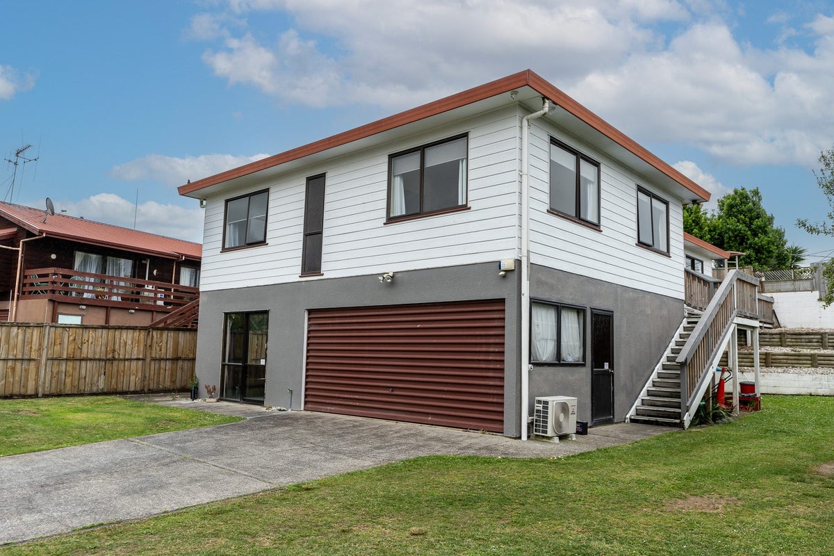 10 Carew Street, Nawton, Hamilton - Carousel 1