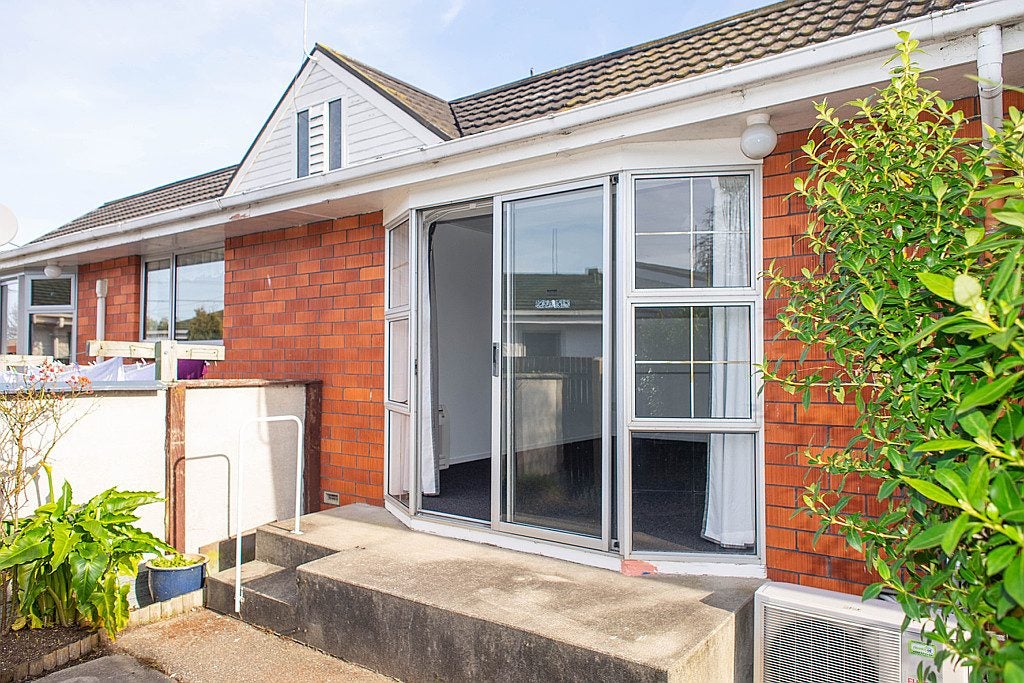 196C Bay View Road, South Dunedin, Dunedin - Carousel 1