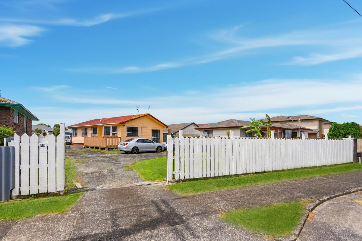 16 Robertson Road, Mangere, Manukau City, Auckland - Carousel 2