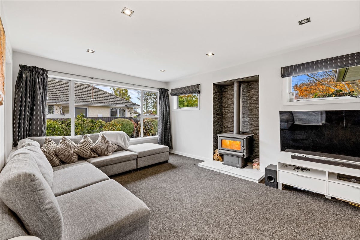 207 Grimseys Road, Redwood, Christchurch - Carousel 2