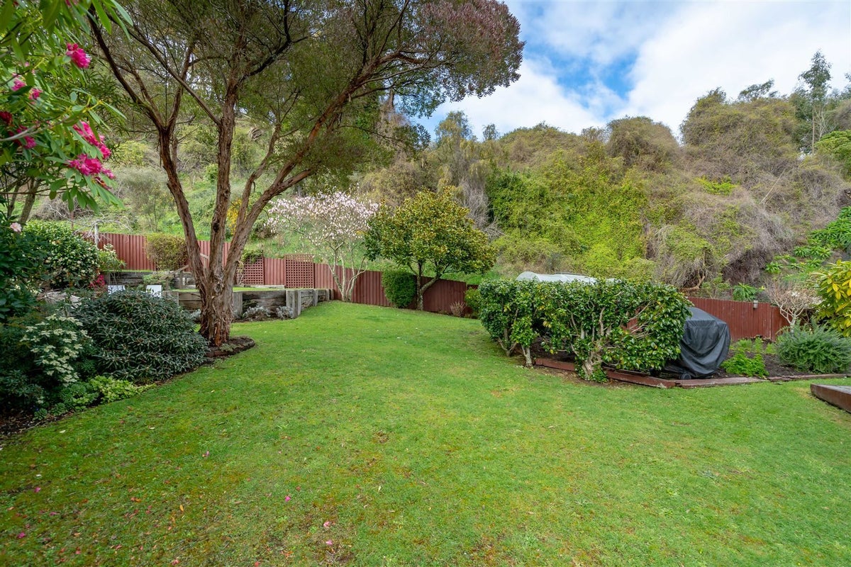 22 Howard Street, Macandrew Bay, Dunedin - Carousel 27