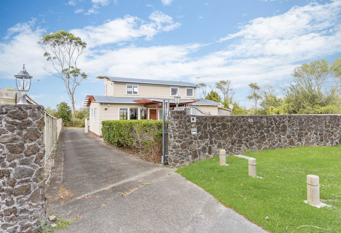 20 Kestrel Place, Wai o Taiki Bay, Auckland - Carousel 1