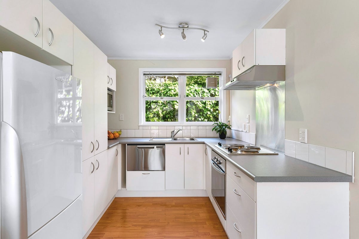 22E Aratonga Avenue, Greenlane, Auckland - Carousel 1
