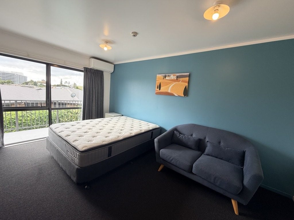 35 Jones Crescent, Melville, Hamilton - Carousel 1