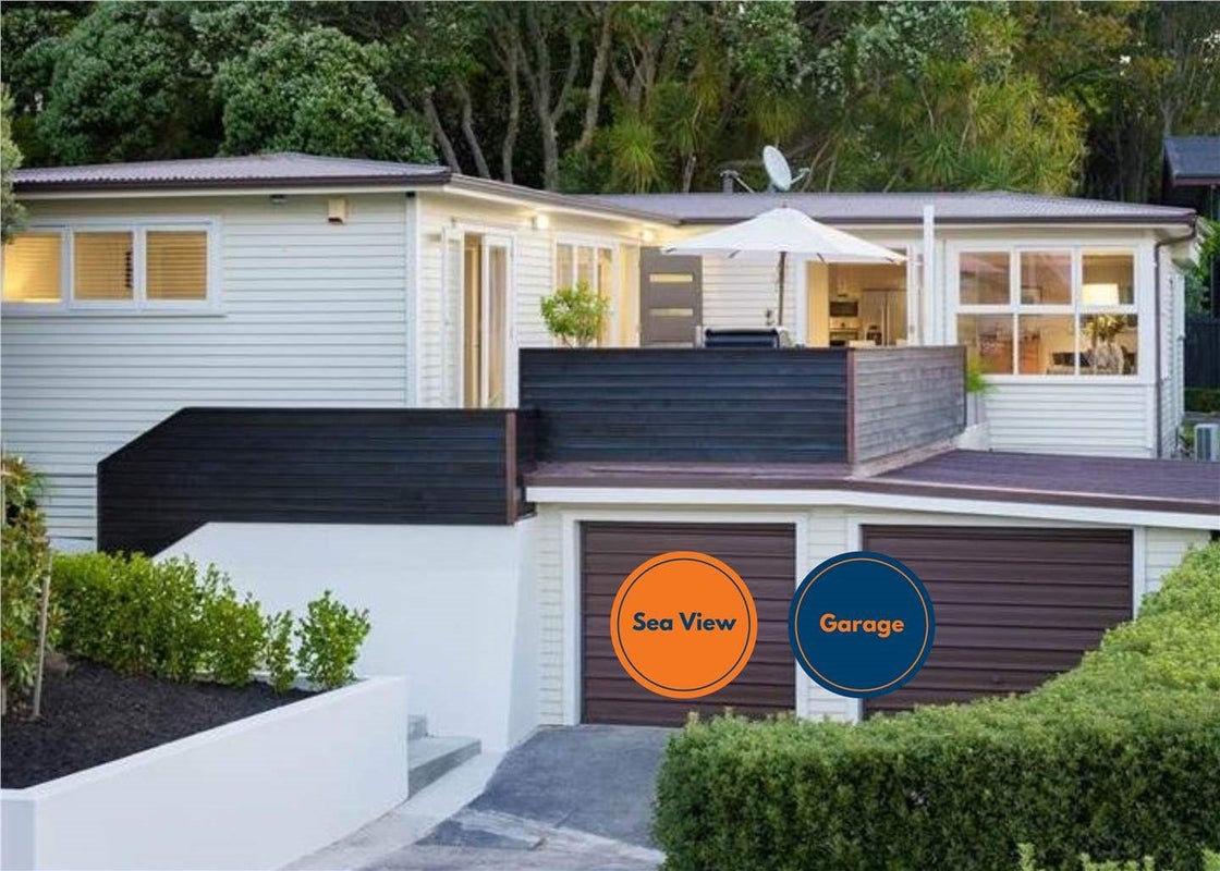 8 Taumata Road, Castor Bay, Auckland - Carousel 1