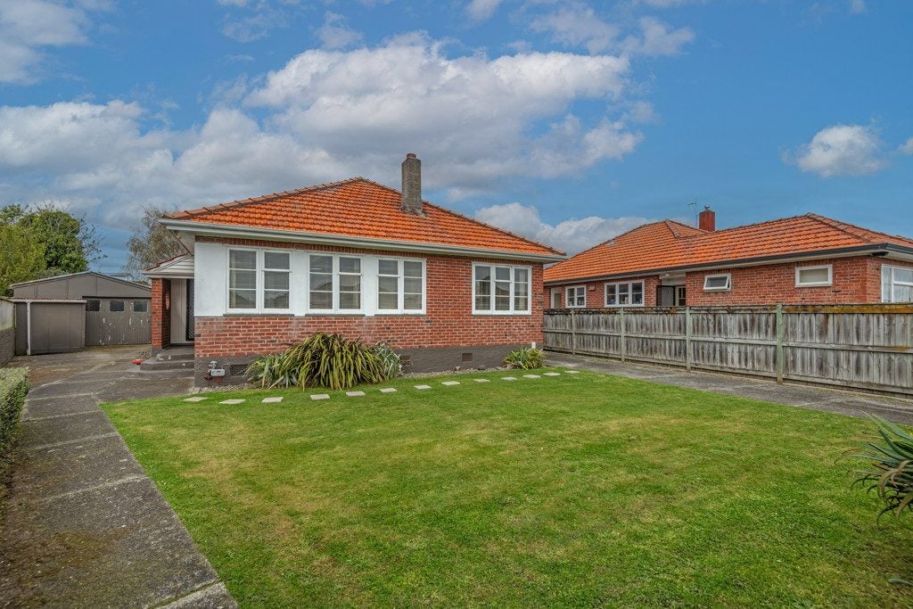 44 Frederick Street, Terrace End, Palmerston North - Carousel 1