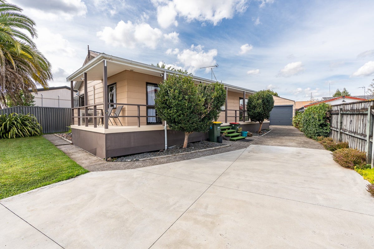 15 Aintree Street, Nawton, Hamilton - Carousel 1