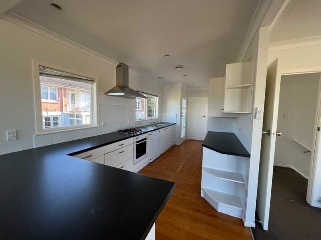 22 Tiroroa Avenue, Te Atatu South, Auckland - Carousel 1