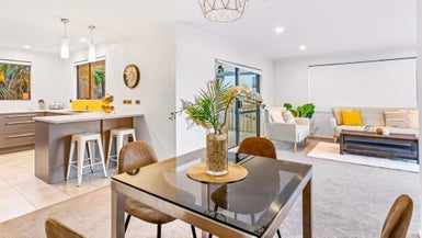 21 Breenagh Place, Massey, Auckland - Carousel 1