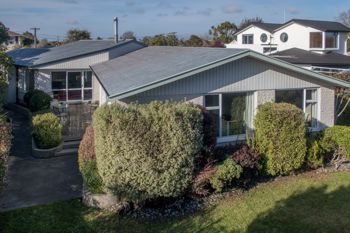 6 Shirldale Place, Avonhead, Christchurch - Carousel 2