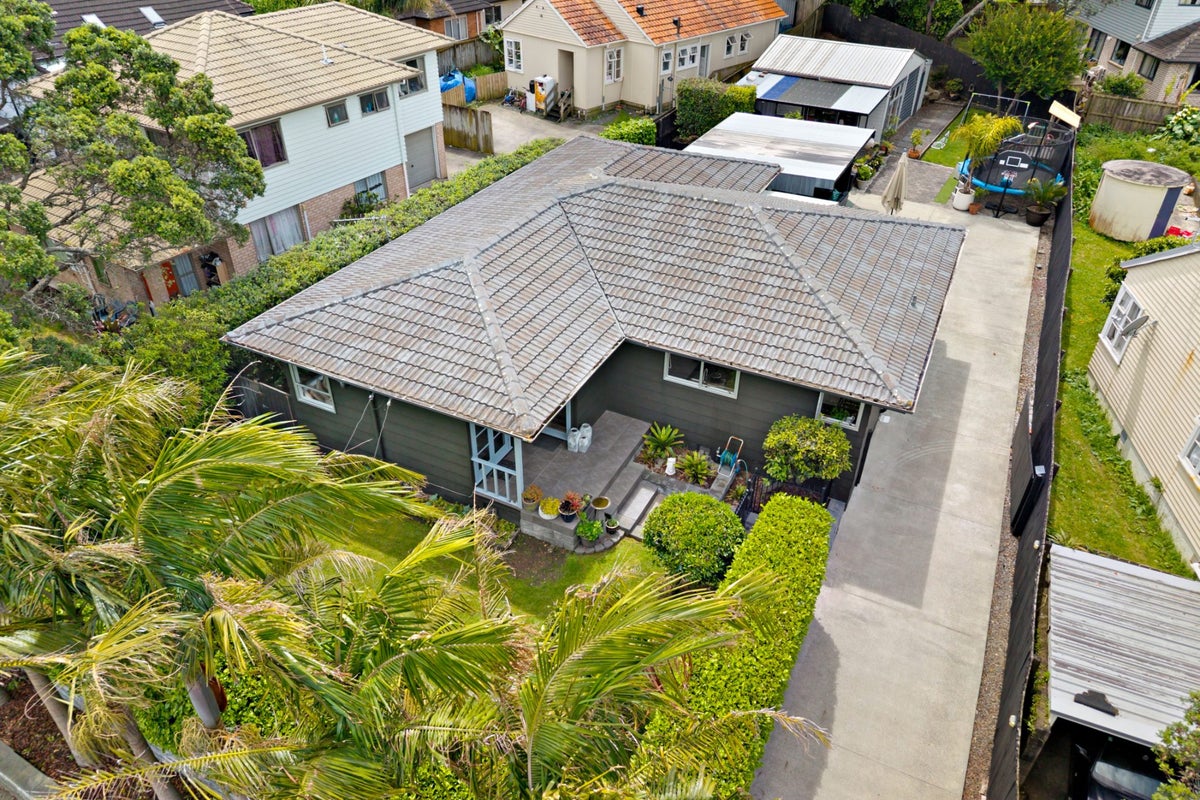 15 Paihia Road, Onehunga, Auckland - Carousel 1