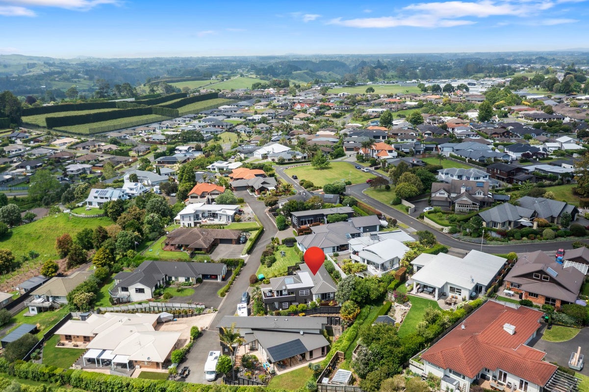 37 Contour Avenue, Pyes Pa, Tauranga - Carousel 2