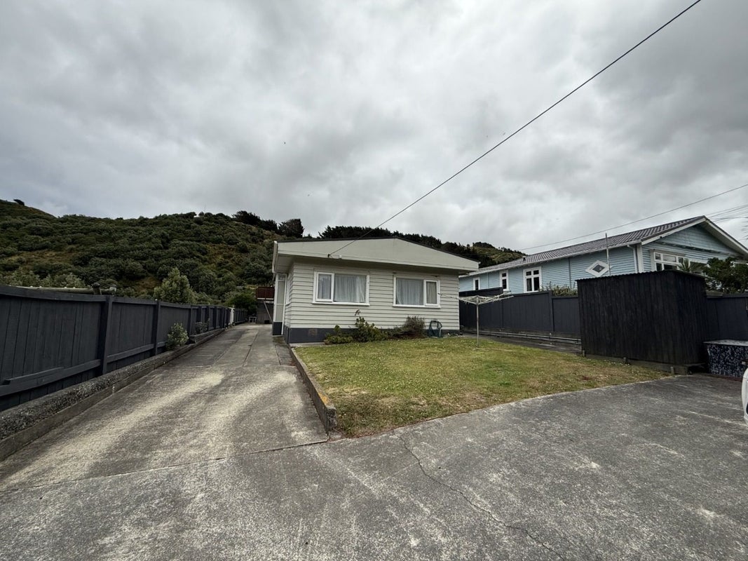 23 Happy Valley Road, Owhiro Bay, Wellington - Carousel 1