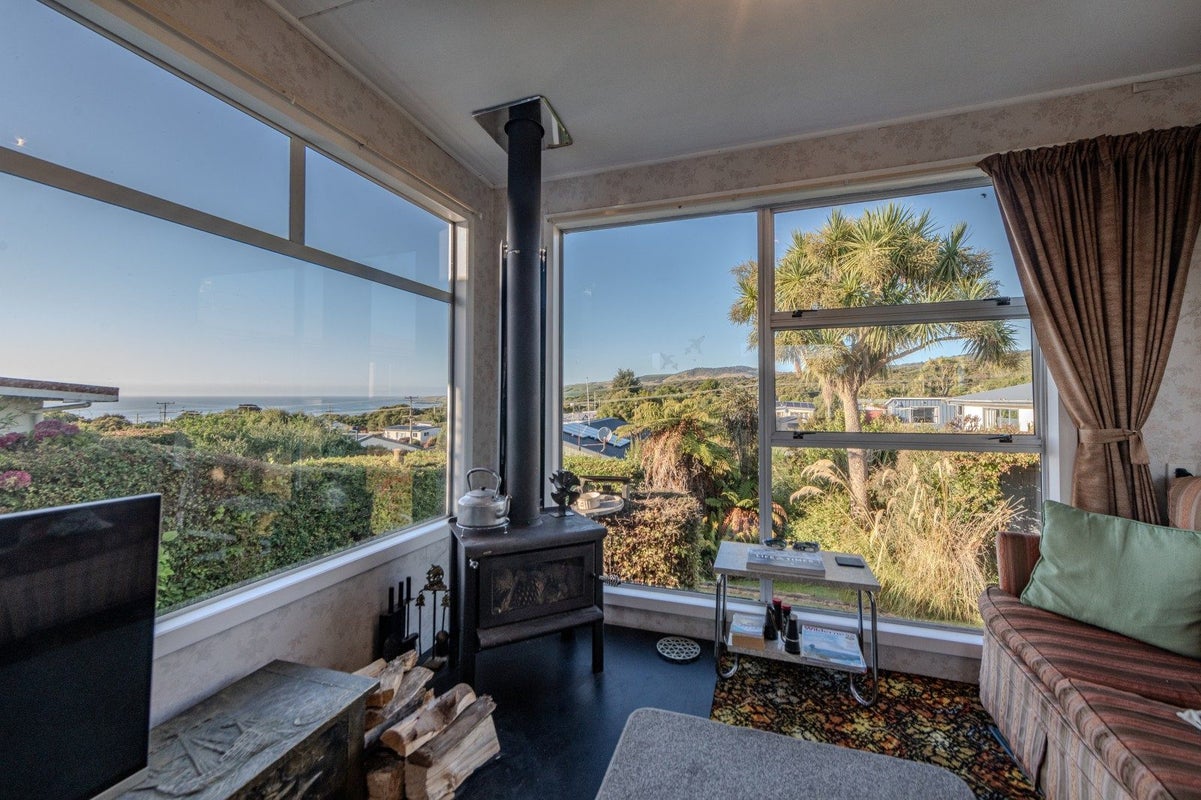 8 Matai Street, Kaka Point - Carousel 2