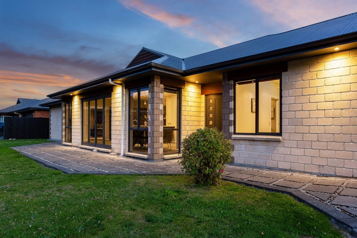 9 Cottle Heath Close, Manor Park, Lower Hutt - Carousel 22