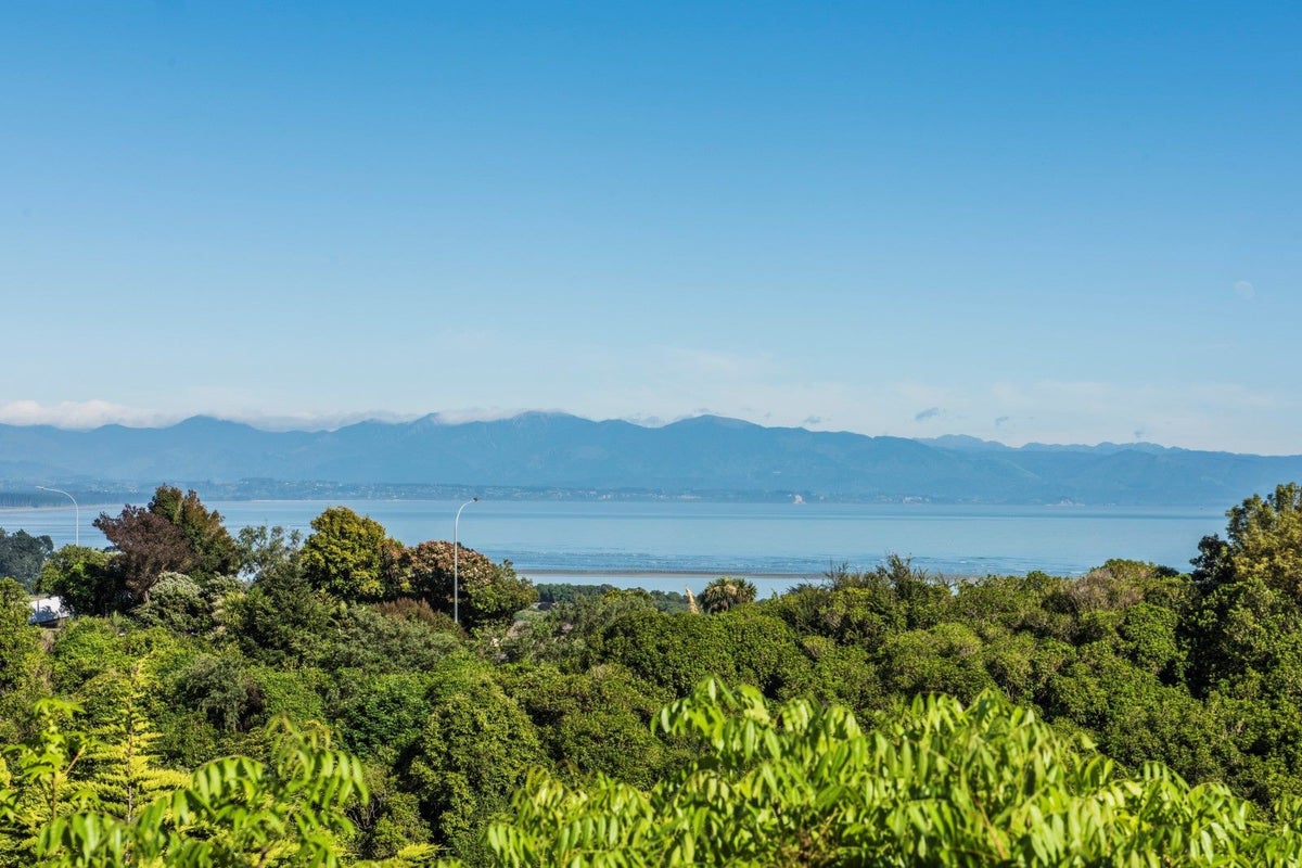 88 Tosswill Road, Tahunanui, Nelson - Carousel 19