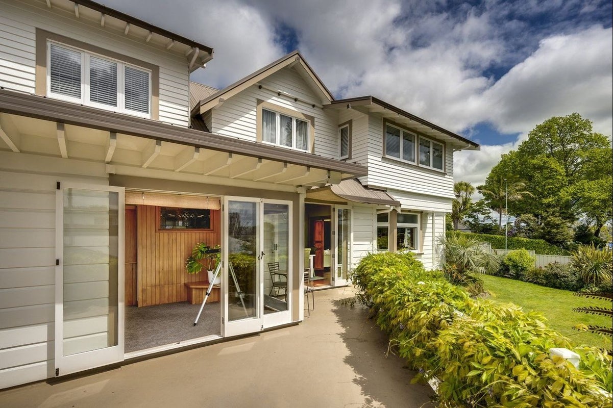 1 Lambton Road, Hospital Hill, Napier - Carousel 2