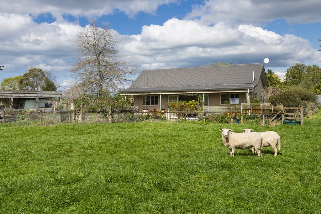 16 MacLaurin Road, Makauri, Gisborne - Carousel 1