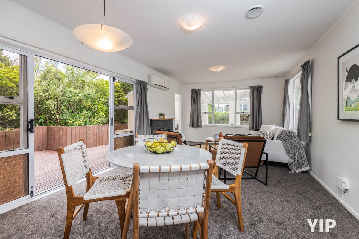 17 Baylands Drive, Newlands, Wellington - Carousel 2