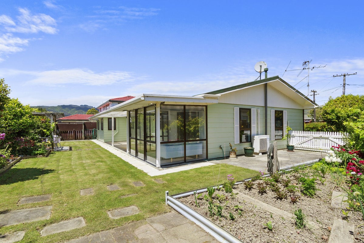 72 Garden Road, Avalon, Lower Hutt - Carousel 2