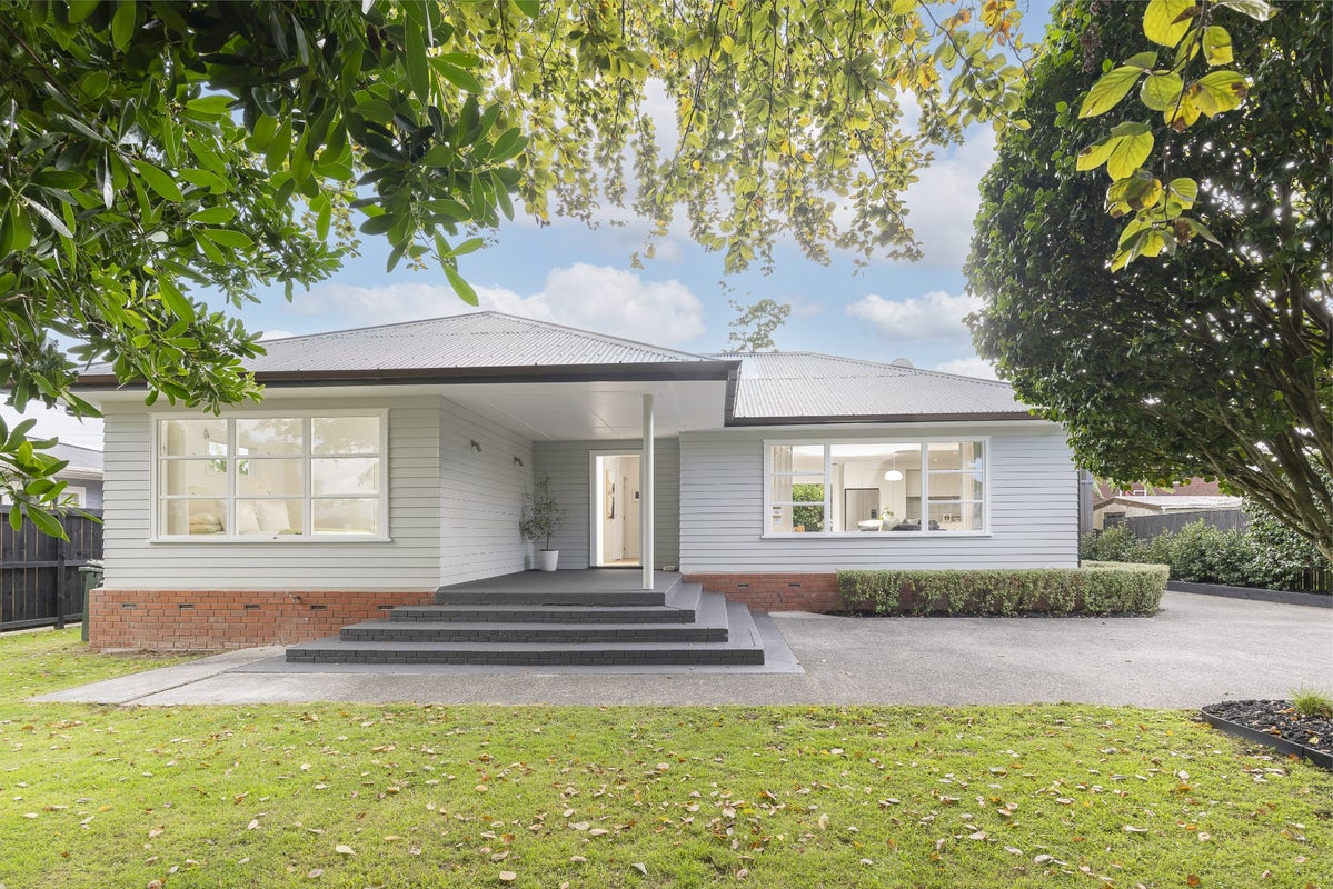 3 Kenley Place, Avondale, Auckland - Carousel 1