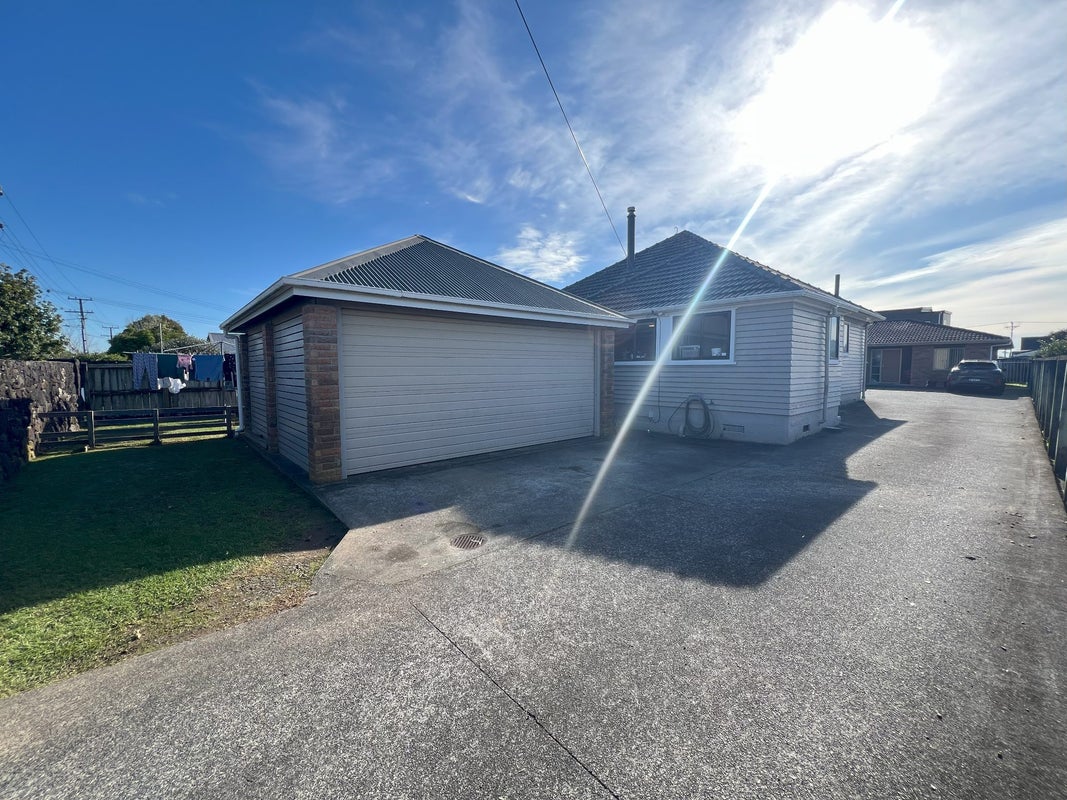 35 Alford Street, Waterview, Auckland - Carousel 1