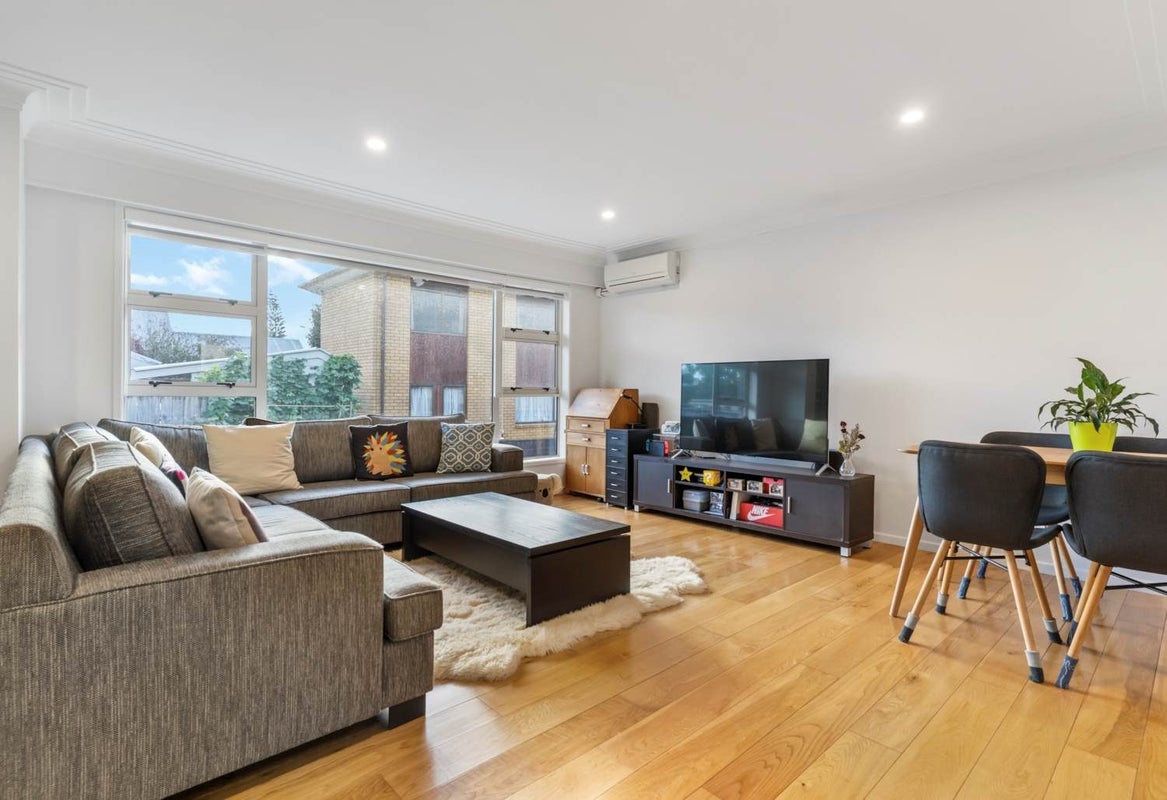2/5 King Edward Avenue, Epsom, Auckland - Carousel 2