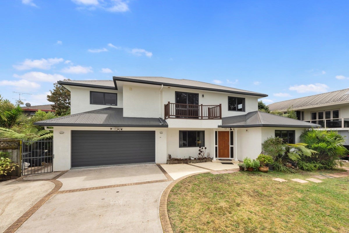 24 John Webb Drive, Glenview, Hamilton - Carousel 1