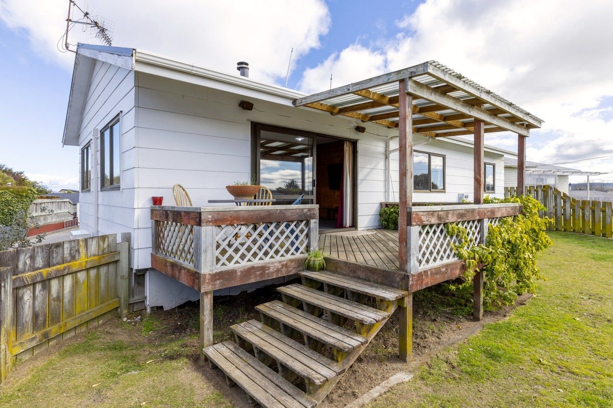 7 Hinemoa Avenue, Taupo, Taupo - Carousel 2