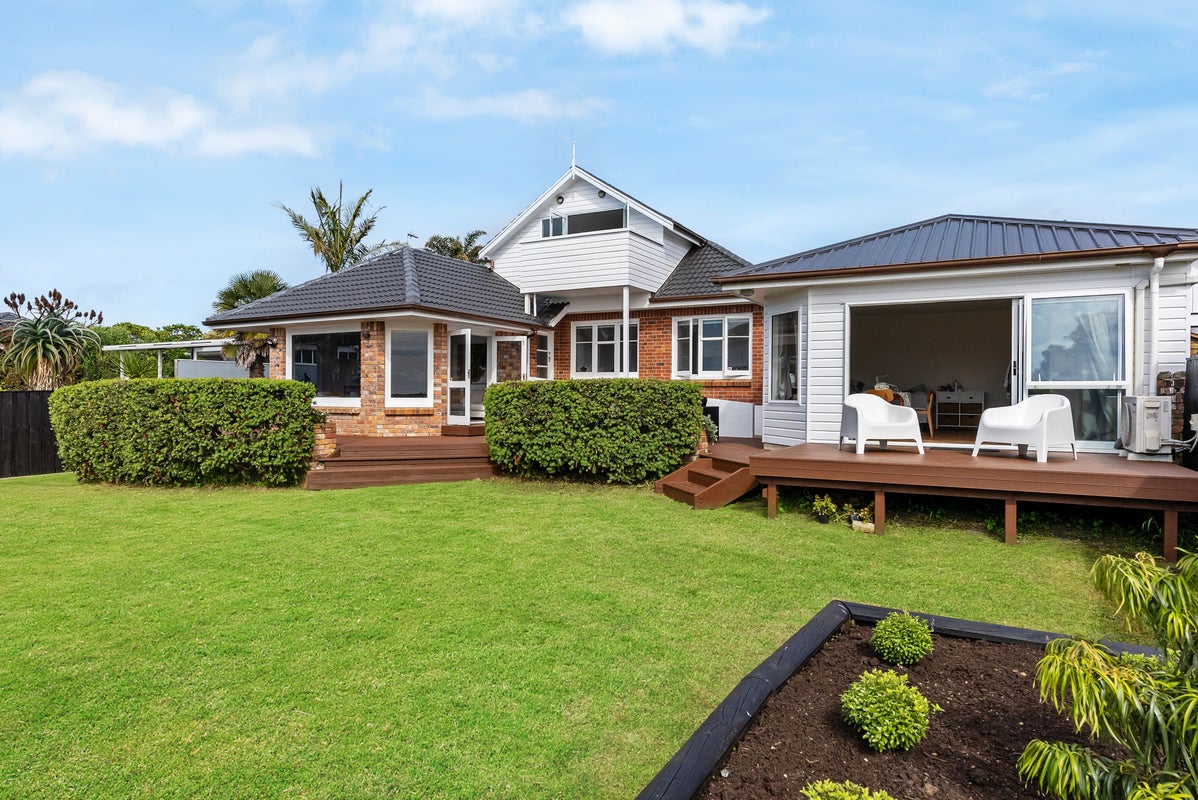 202 Riverside Avenue, Point England, Auckland - Carousel 2