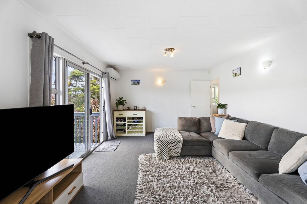 89 Lynn Road, Bayview, Auckland - Carousel 2