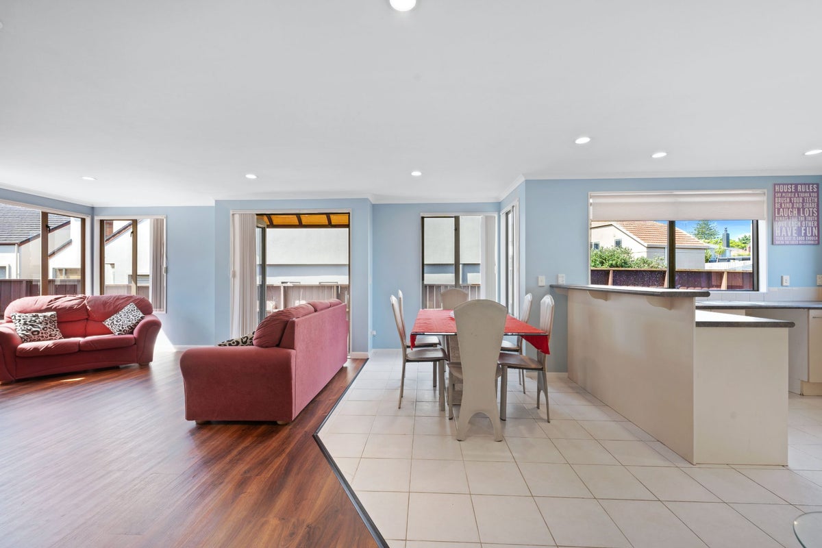 4/86 Ridge Road, Howick, Auckland - Carousel 2