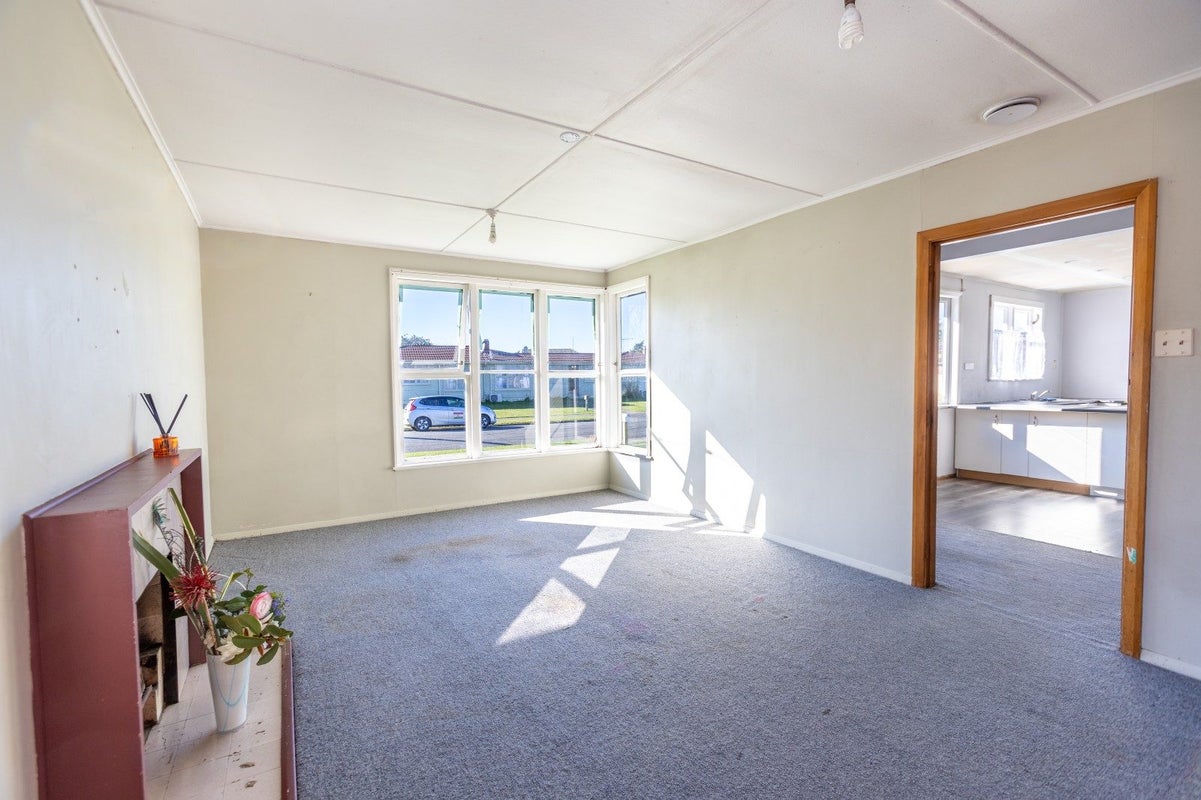 23 Scully Crescent, Onekawa, Napier - Carousel 2