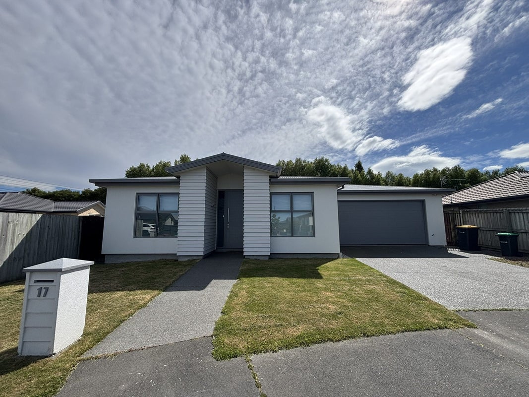 17 Davaar Crescent, Broomfield, Christchurch - Carousel 1