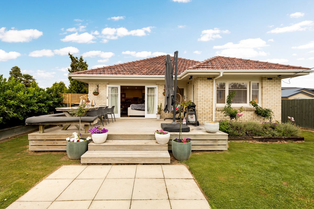 36 Pearsons Avenue, Claudelands, Hamilton - Carousel 1