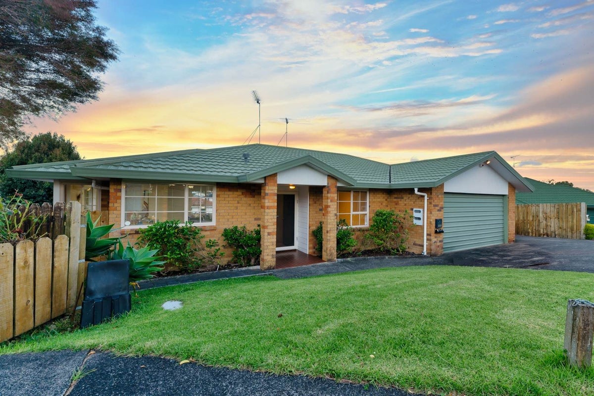 20 Heversham Place, Glendene, Auckland - Carousel 2