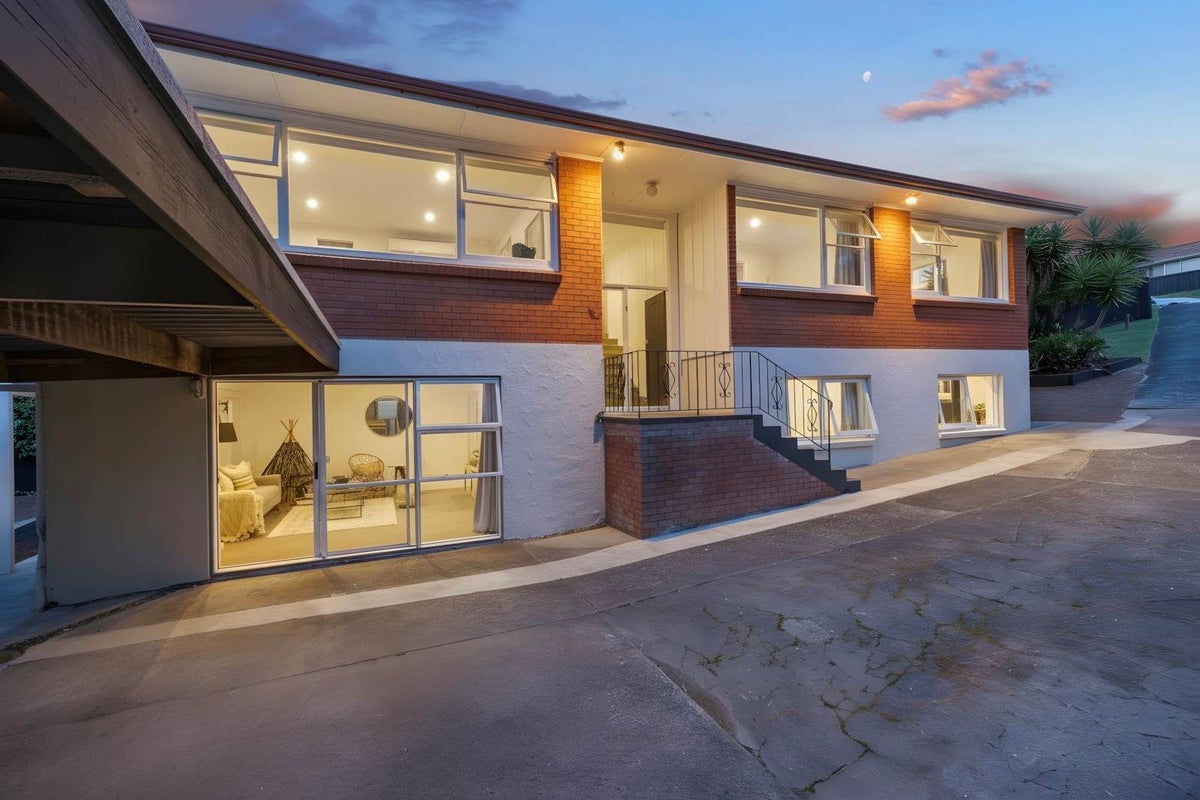 1/56 Ambler Avenue, Glen Eden, Auckland - Carousel 1
