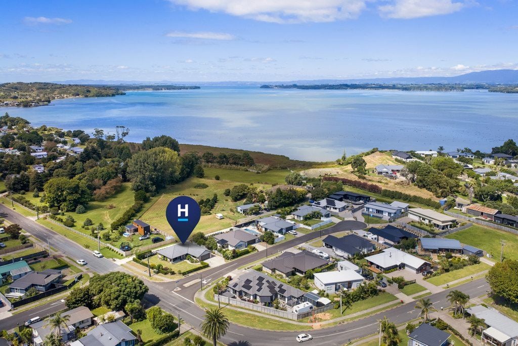 1 Anatere Rise, Athenree, Katikati - Carousel 23