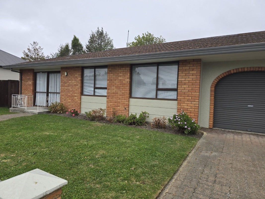 2/2 Leitch Street, Somerfield, Christchurch - Carousel 1