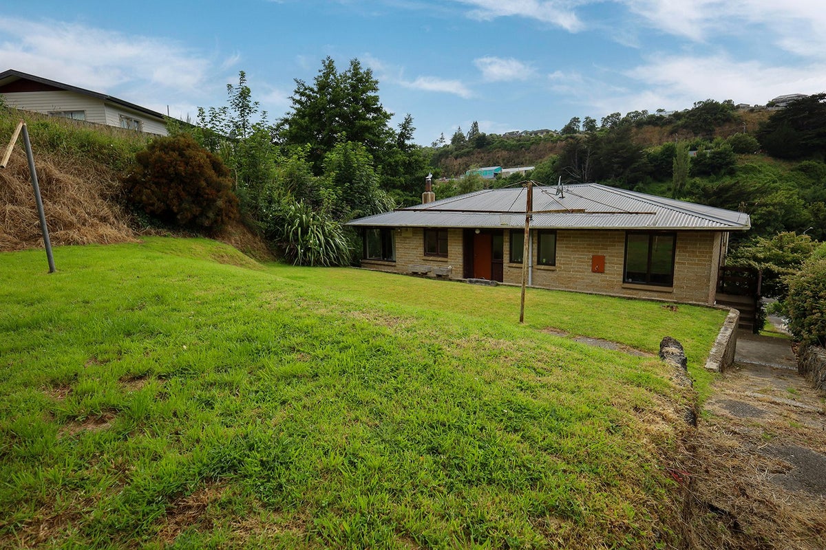 344 Kaikorai Valley Road, Bradford, Dunedin - Carousel 19