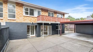 2/3 Howe Street, Howick, Auckland - Carousel 1