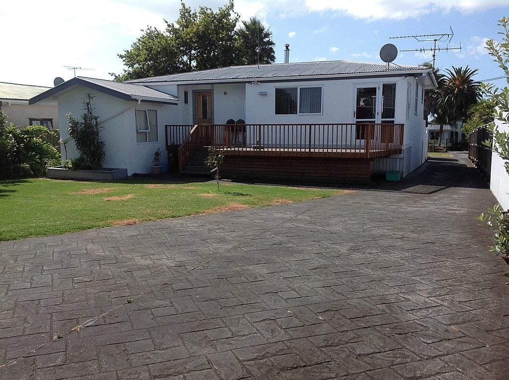 85 First View Avenue, Beachlands, Auckland - Carousel 1